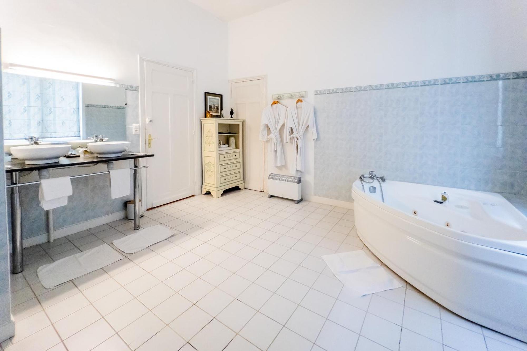 Hotel Joly Armentières 外观 照片